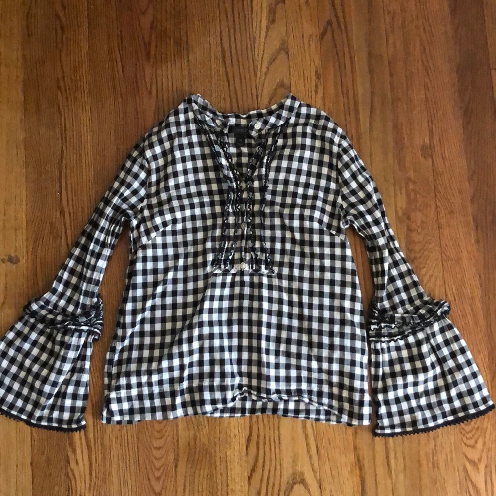Gingham blouse with bell sleeves